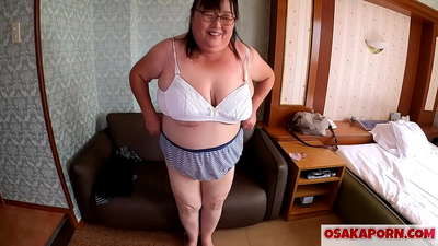 ٿلهي جاپاني ماءُ هن جي وڏي ٿڃ ڏيکاري ٿي ۽ جنسي رانديڪن مان لطف اندوز ٿي رهي آهي. هڪ 51 سالن جي ايشيائي ماءُ پنهنجي جنسي تجربي بابت ڳالهائي ٿي. Yukiko 1 OSAKAPORN ٿلهي milf